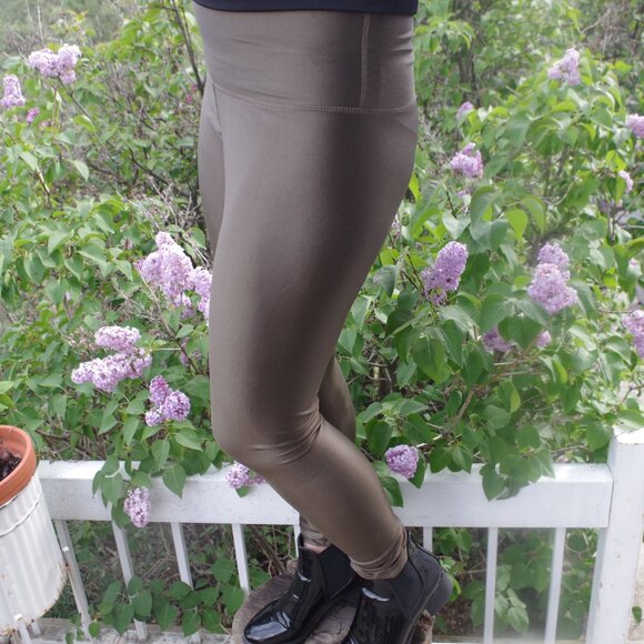 DYI Metallic Green Leggings Made In U.S.A - Picture 4 of 5